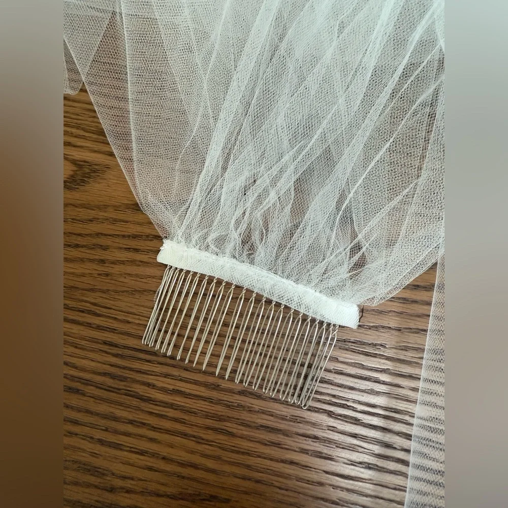 Wedding Veil Chapel or Cathedral 108” with 39” blusher - Light Ivory - Picture 3 of 6